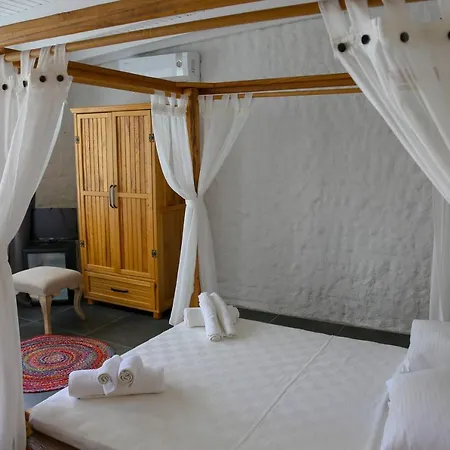 Rikas Hotel